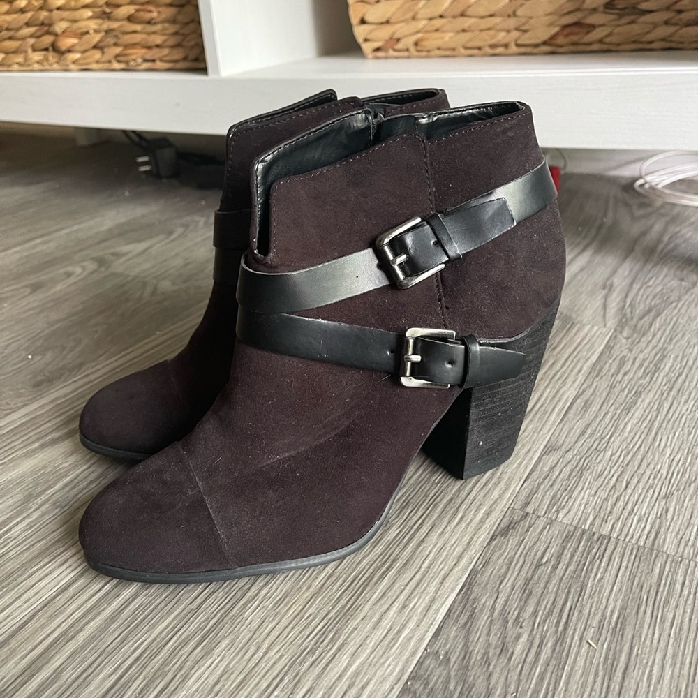 Carlos Black Ankle Booties Size 8.5